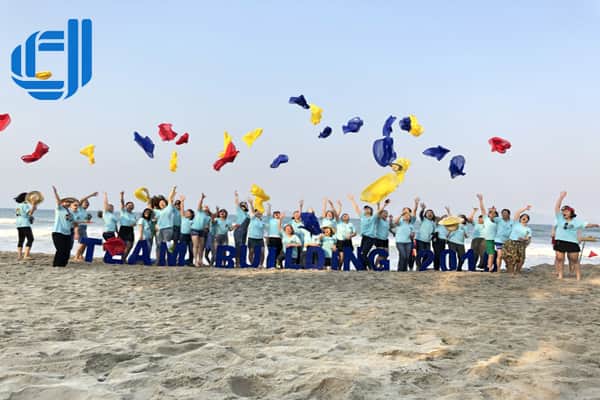 team-building-da-nang-port-we-are-family (2)